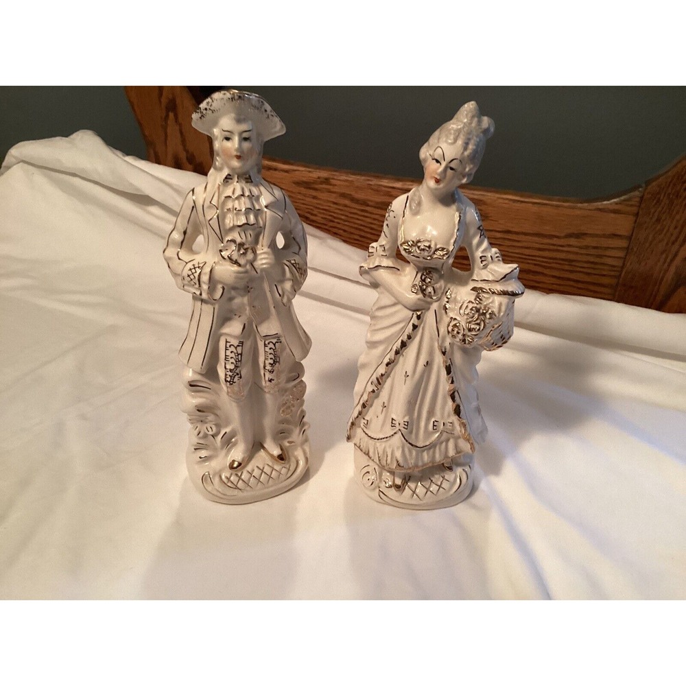 VTG VICTORIAN MAN AND WOMAN FIGURINES WHITE WITH GOLD TRIM‎ MADE IN JAPAN TILSO